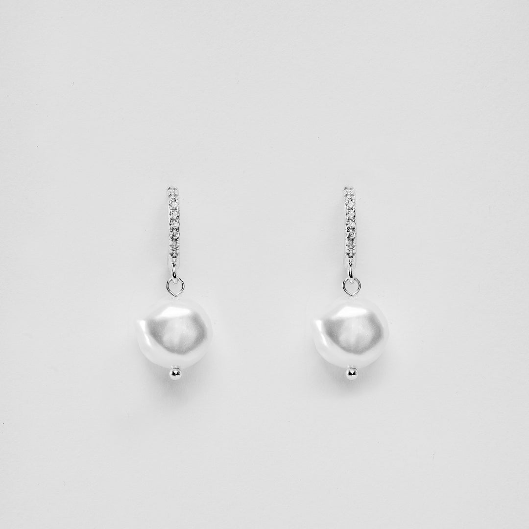 Selena Pearl Earrings