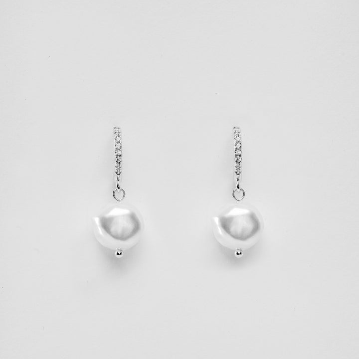Selena Pearl Earrings