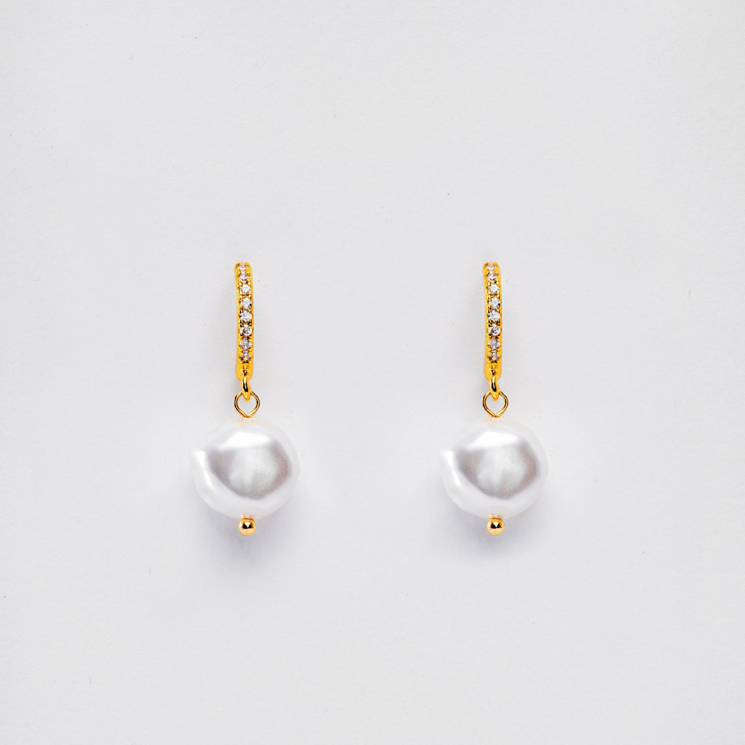 Selena Pearl Earrings